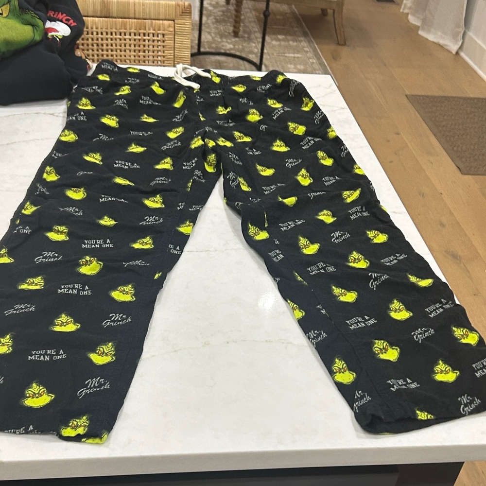 Grinch pajama bottoms small